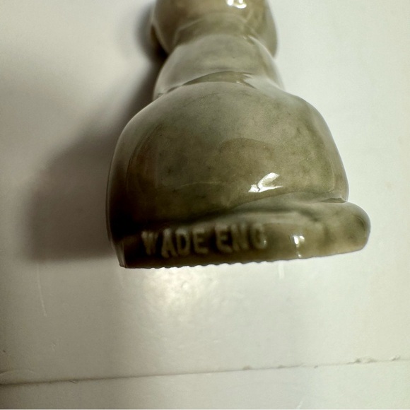 Wade Whimsies puppy dog ceramic figurine. Approx 1.25” - Picture 4 of 8